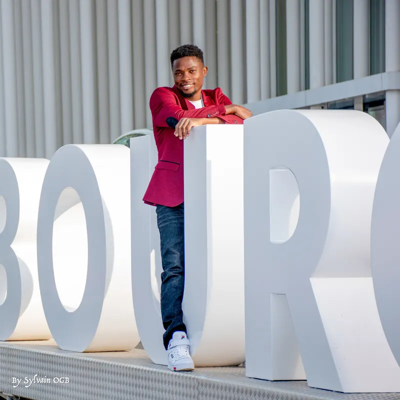 Photo personal branding à Paris pour freelance, format carré multi-usages